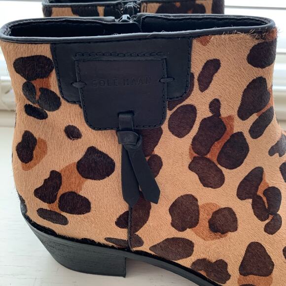 Cole Haan Jaguar Animal print Calf Hair Ankle Booties Boots 7.5 - Picture 3 of 9